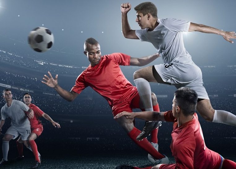 Photo spectaculaire de joueurs de football