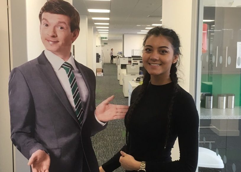 Vanessa avec un stagiaire