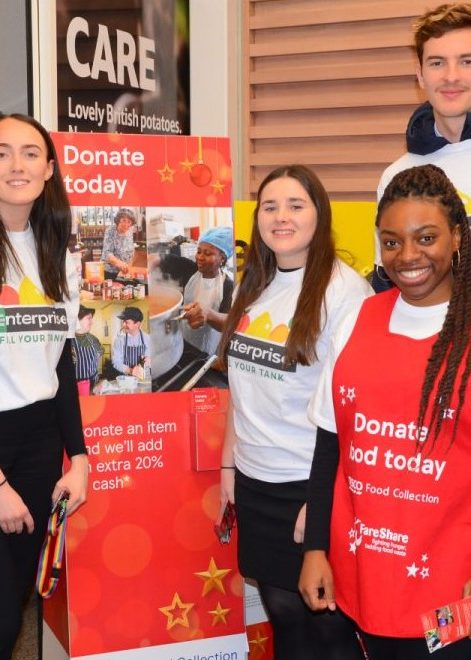 A group of employees volunteering. 