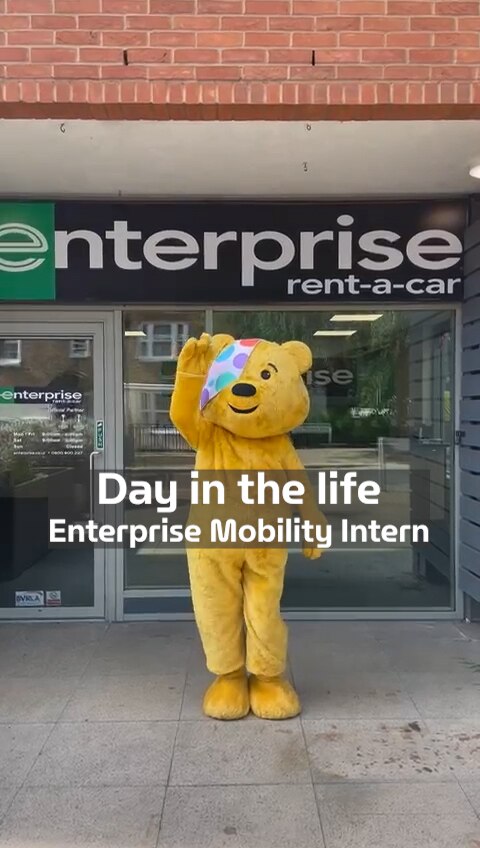 Image d’aperçu d’une vidéo Une journée dans la vie d’un stagiaire en management chez Enterprise Mobility. 
