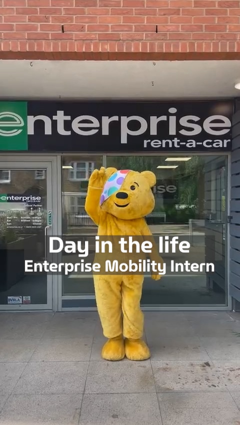 Image d’aperçu d’une vidéo Une journée dans la vie d’un stagiaire en management chez Enterprise Mobility. 